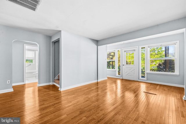 38040 BEACH RD, Coltons Point, MD 20626