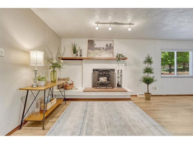 6904 E Villanova Pl, Denver, CO 80224