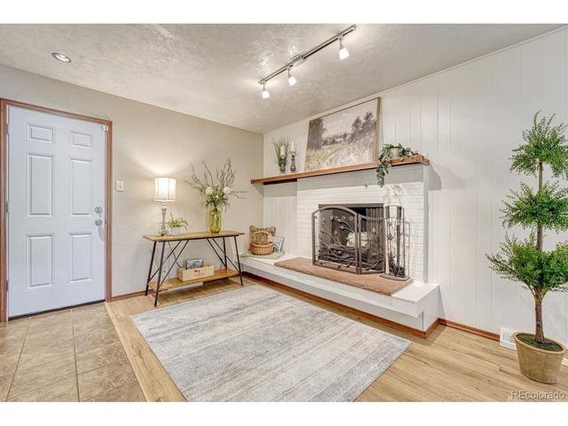 6904 E Villanova Pl, Denver, CO 80224