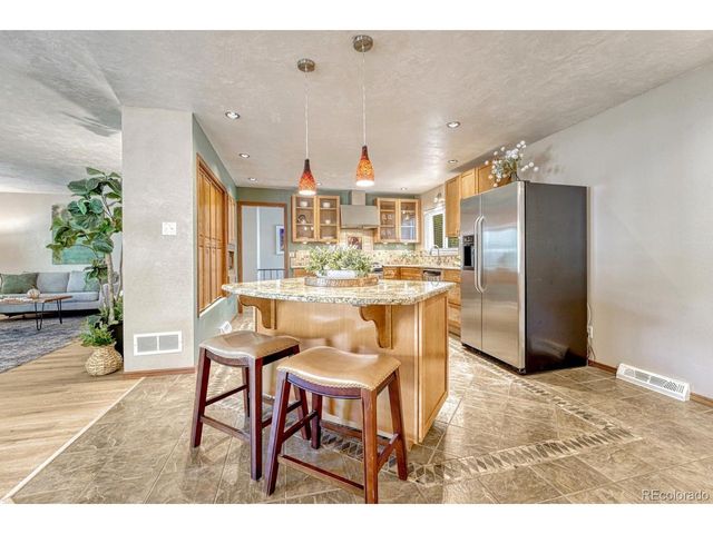 6904 E Villanova Pl, Denver, CO 80224