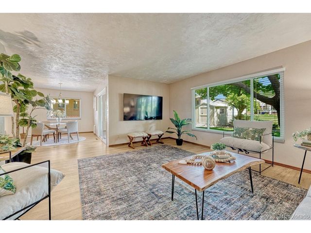 6904 E Villanova Pl, Denver, CO 80224