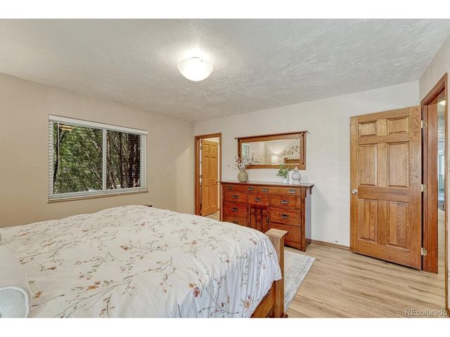 6904 E Villanova Pl, Denver, CO 80224