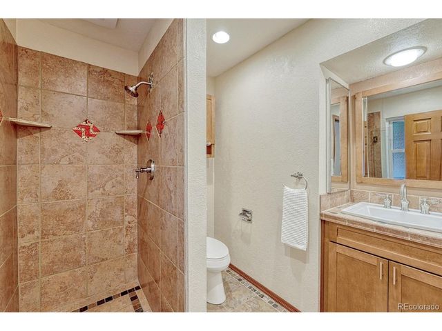 6904 E Villanova Pl, Denver, CO 80224
