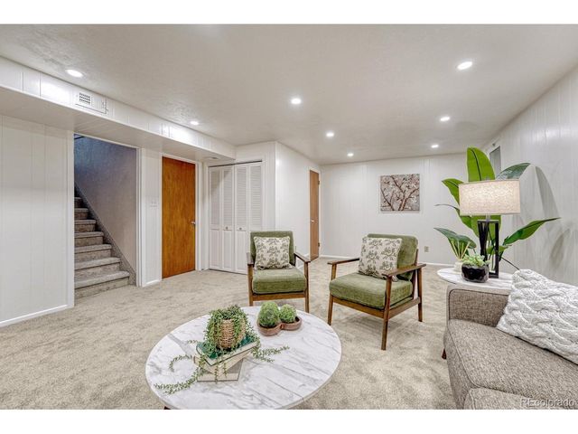 6904 E Villanova Pl, Denver, CO 80224