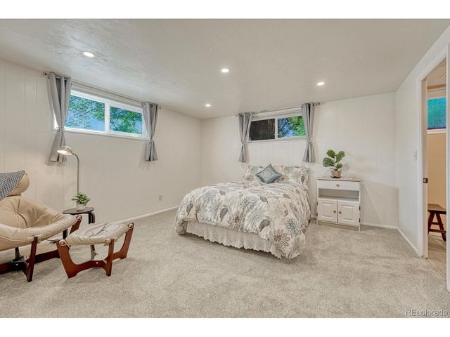 6904 E Villanova Pl, Denver, CO 80224
