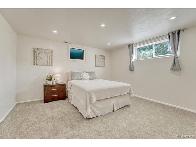 6904 E Villanova Pl, Denver, CO 80224