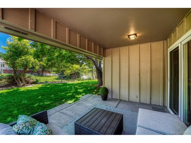 6904 E Villanova Pl, Denver, CO 80224