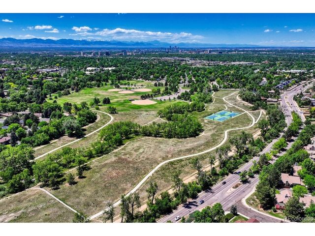 6904 E Villanova Pl, Denver, CO 80224
