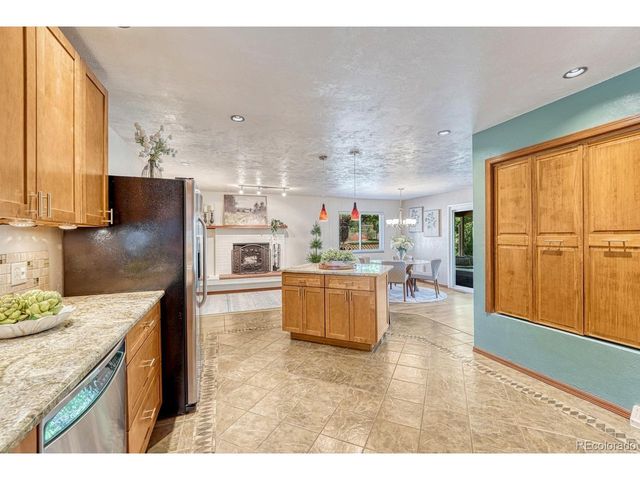 6904 E Villanova Pl, Denver, CO 80224