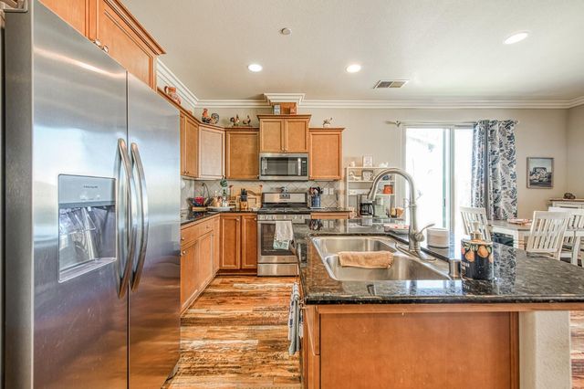 3031 Glacier Lane, Clovis, CA 93619