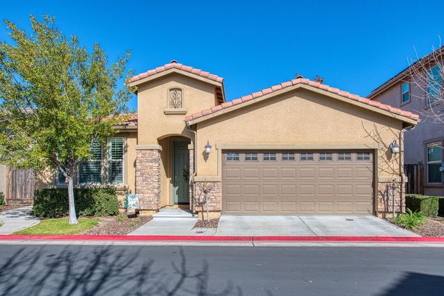 3031 Glacier Lane, Clovis, CA 93619