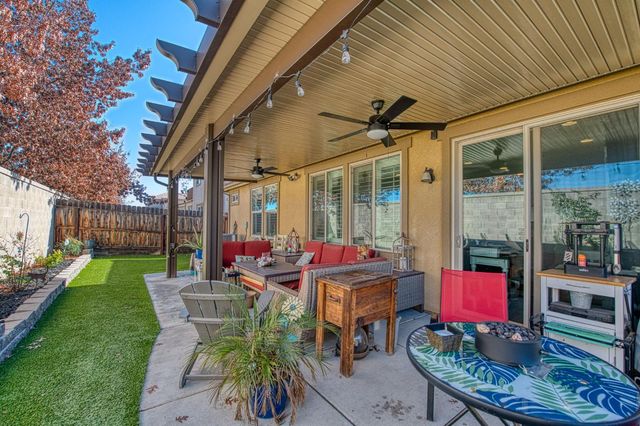 3031 Glacier Lane, Clovis, CA 93619