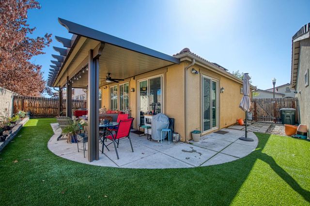 3031 Glacier Lane, Clovis, CA 93619