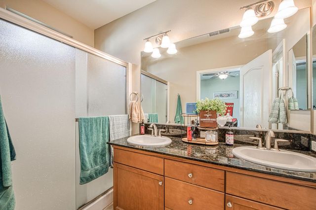 3031 Glacier Lane, Clovis, CA 93619