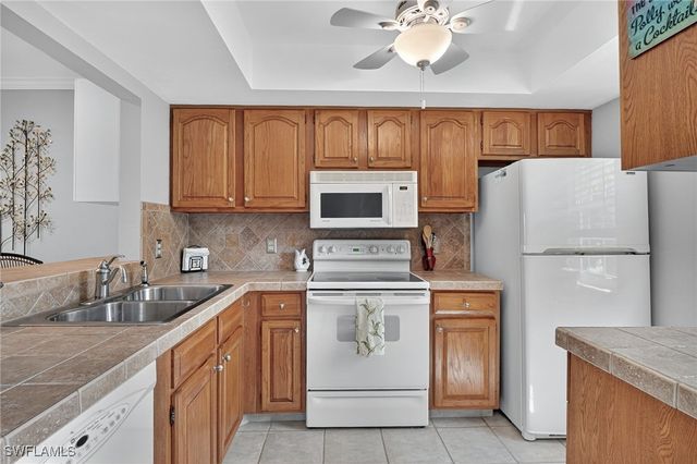 1009 Pine Isle LN S 1009, Naples, FL 34112