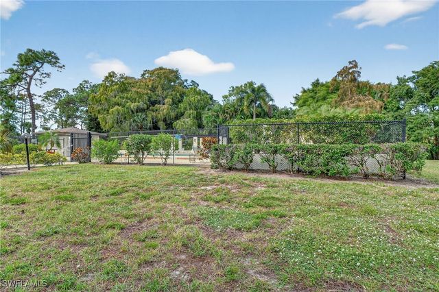 1009 Pine Isle LN S 1009, Naples, FL 34112