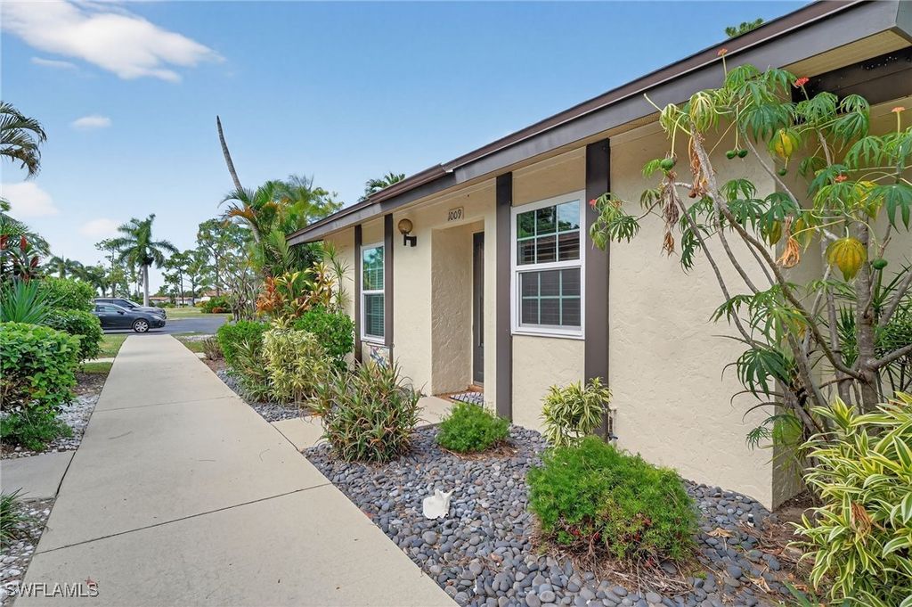 1009 Pine Isle LN S 1009, Naples, FL 34112