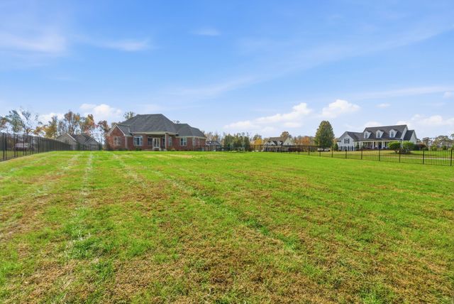 1027 Founders Ln, Portland, TN 37148