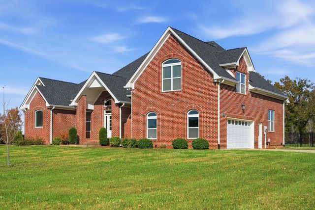 1027 Founders Ln, Portland, TN 37148