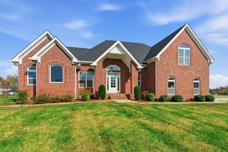 1027 Founders Ln, Portland, TN 37148