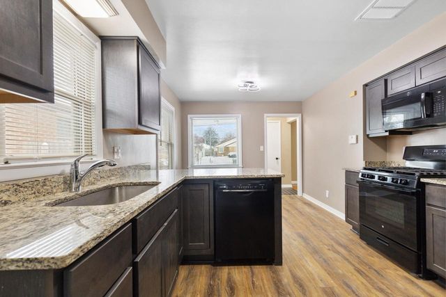 4306 N 72nd STREET, Milwaukee, WI 53216