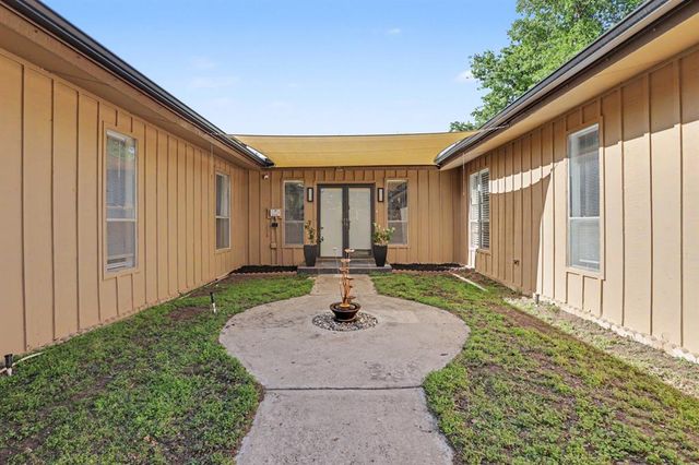 8205 Golden Oaks Road, Oklahoma City, OK 73127