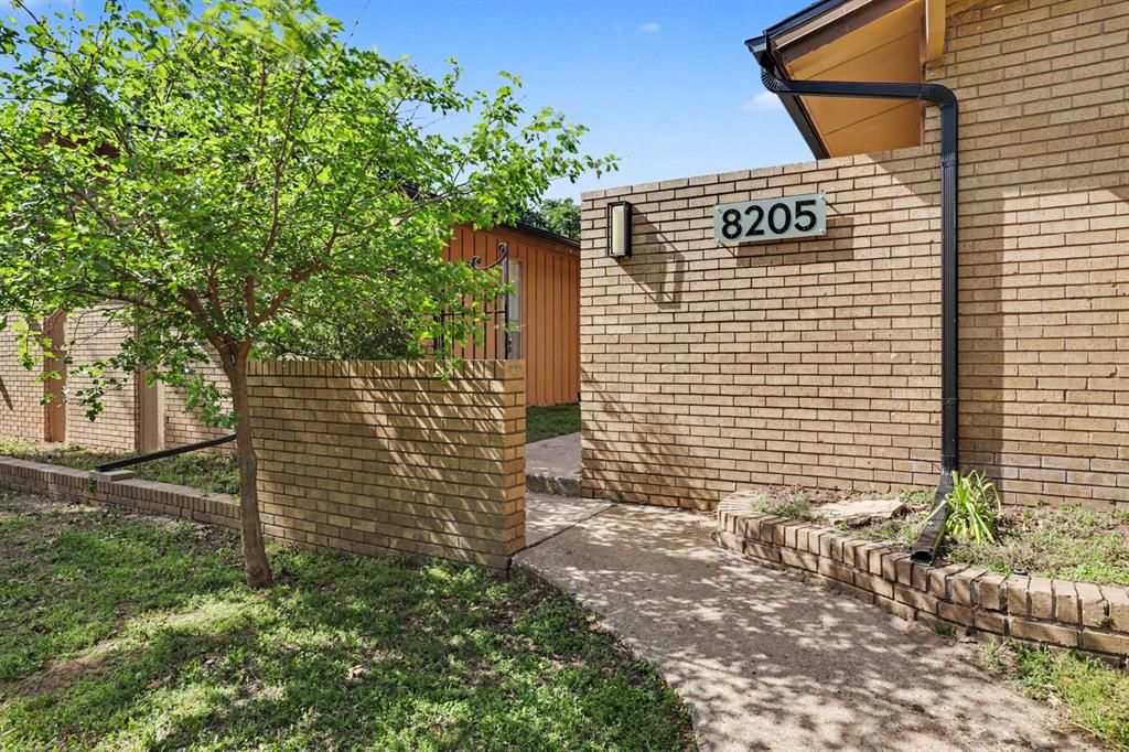 8205 Golden Oaks Road, Oklahoma City, OK 73127