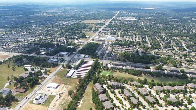 1315 N Rupple Road, Fayetteville, AR 72704