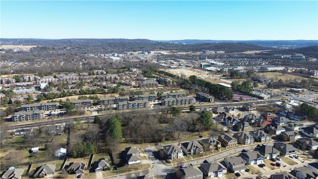 1315 N Rupple Road, Fayetteville, AR 72704