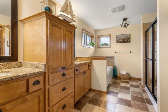 2314 Fieldstone Curve, Woodbury, MN 55129