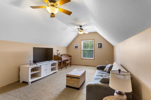 2314 Fieldstone Curve, Woodbury, MN 55129