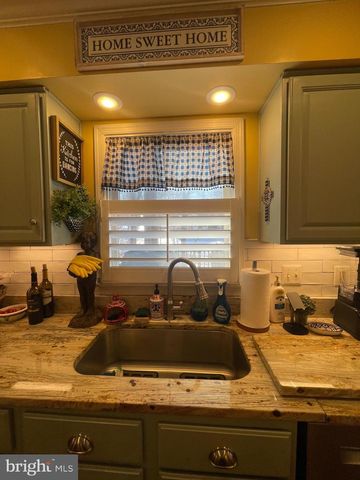 15794 BEACON HILL PL, Dumfries, VA 22025