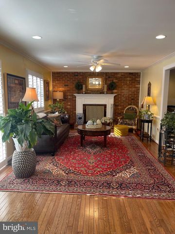 15794 BEACON HILL PL, Dumfries, VA 22025