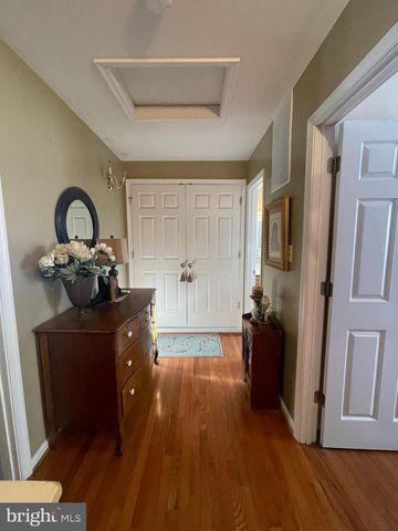 15794 BEACON HILL PL, Dumfries, VA 22025