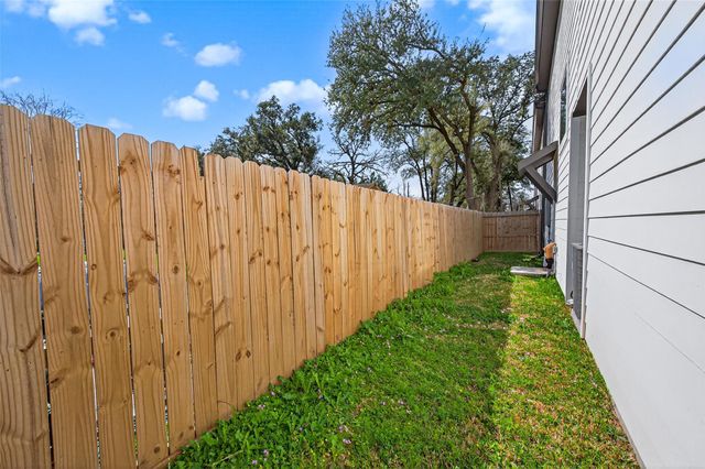 2610 Huntington Creek Lane, Houston, TX 77093