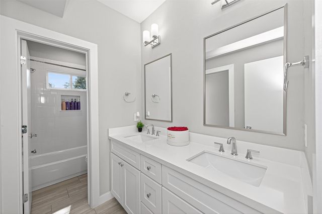 2610 Huntington Creek Lane, Houston, TX 77093