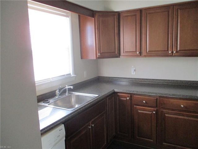 547 Barberton DR, Virginia Beach, VA 23451