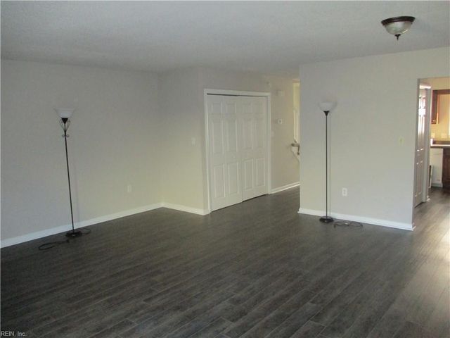 547 Barberton DR, Virginia Beach, VA 23451