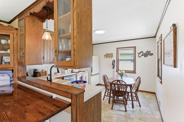 2968 Asbury Street, Roseville, MN 55113