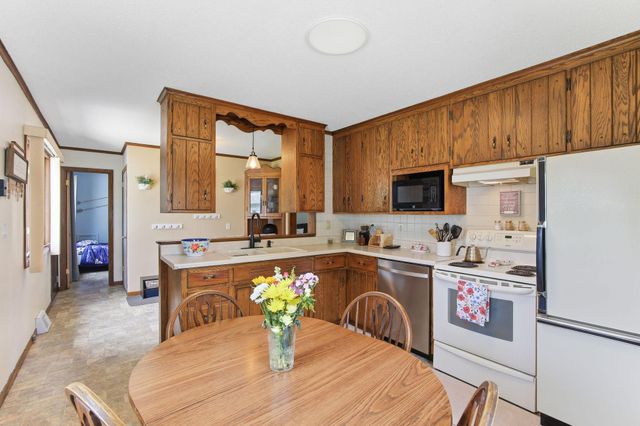 2968 Asbury Street, Roseville, MN 55113