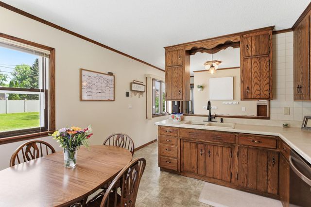 2968 Asbury Street, Roseville, MN 55113