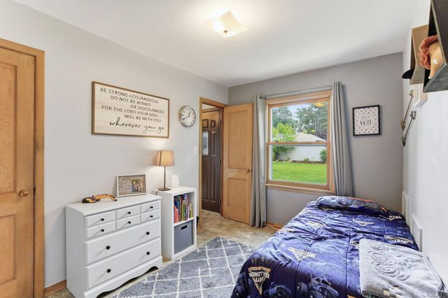 2968 Asbury Street, Roseville, MN 55113