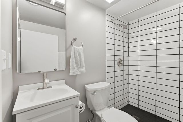 2968 Asbury Street, Roseville, MN 55113