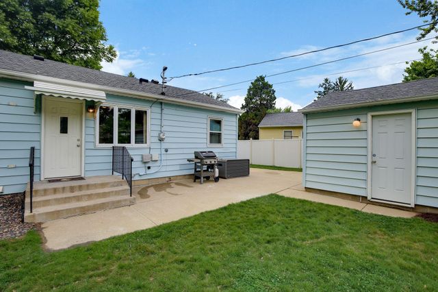 2968 Asbury Street, Roseville, MN 55113