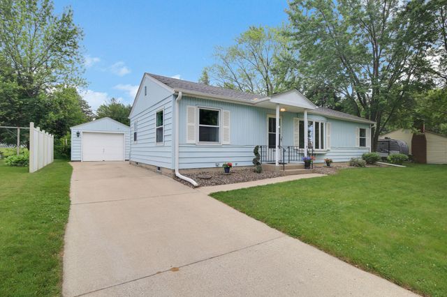 2968 Asbury Street, Roseville, MN 55113