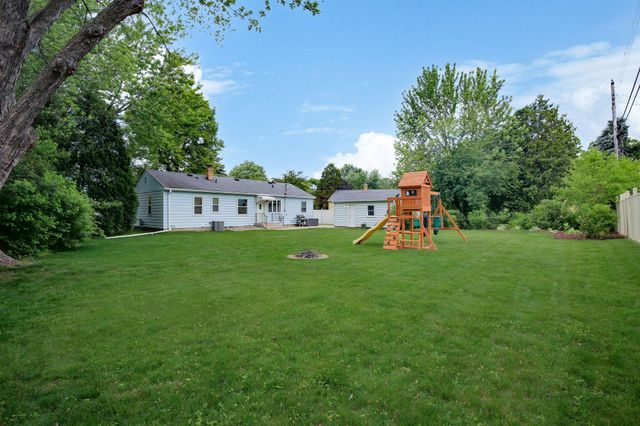 2968 Asbury Street, Roseville, MN 55113