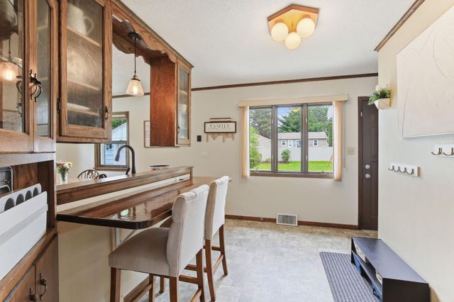 2968 Asbury Street, Roseville, MN 55113