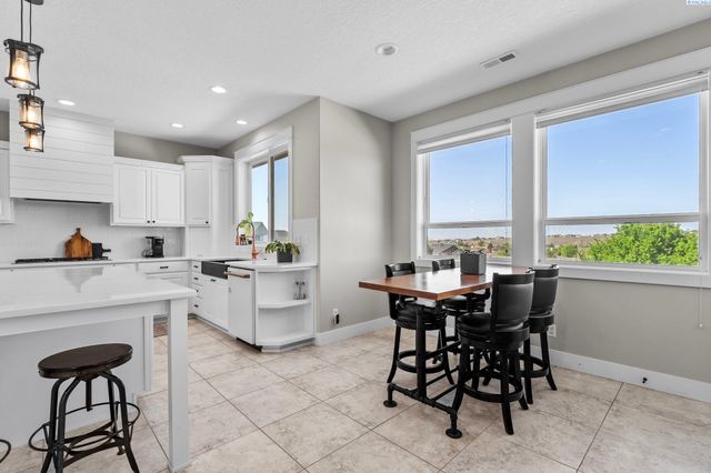 1430 Purple Sage St, Richland, WA 99352