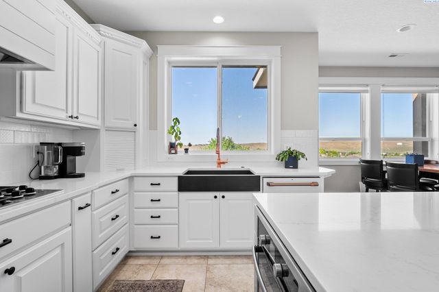 1430 Purple Sage St, Richland, WA 99352