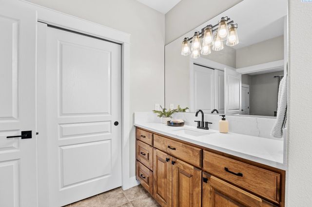 1430 Purple Sage St, Richland, WA 99352